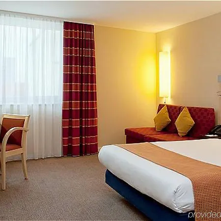 ホテル Express Munich Airport 3*