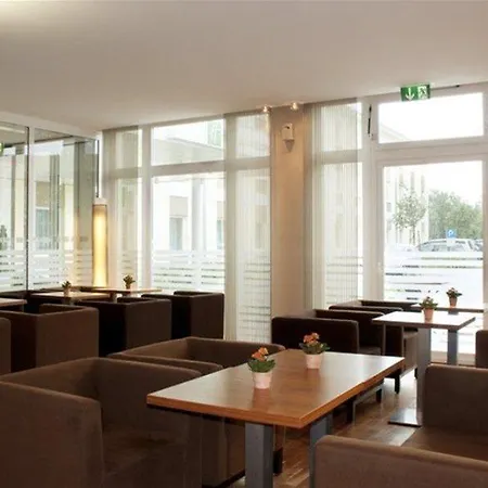 Hotel Express Munich Airport 3*