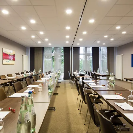 ホテル Express Munich Airport 3*
