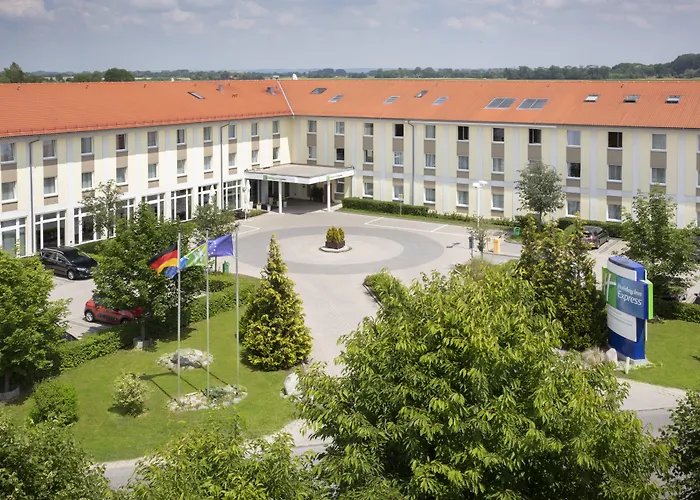 Express Munich Airport Hotel 3*